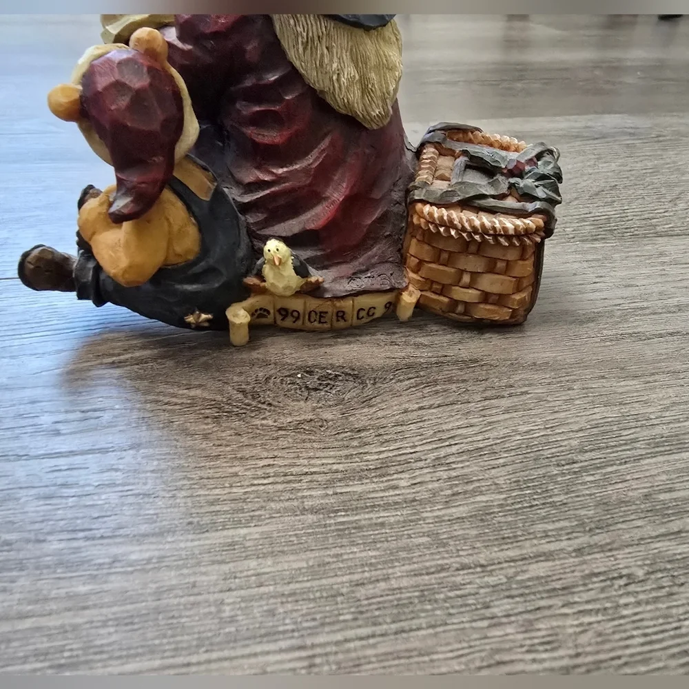 1999 Carvers Choice Boyds Collection Fishing Santa & Bear Cabin Cottage Country